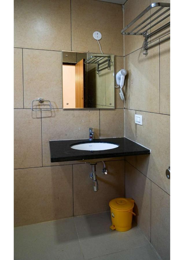 Sri Krishna Inn - Kempegowda Airport Bangalore Devanahalli ภายนอก รูปภาพ