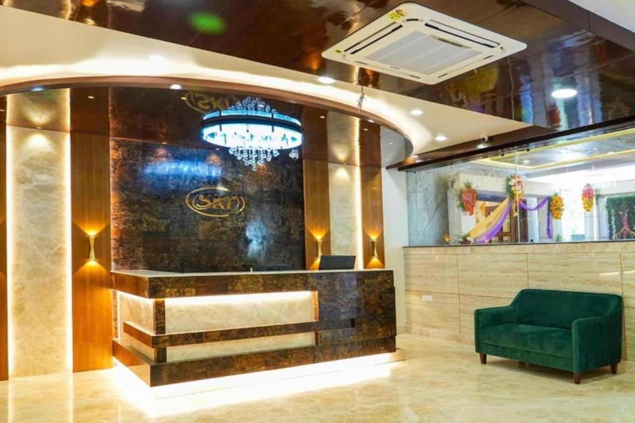 Sri Krishna Inn - Kempegowda Airport Bangalore Devanahalli ภายนอก รูปภาพ