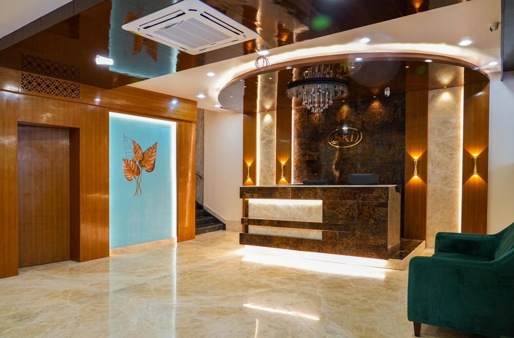 Sri Krishna Inn - Kempegowda Airport Bangalore Devanahalli ภายนอก รูปภาพ