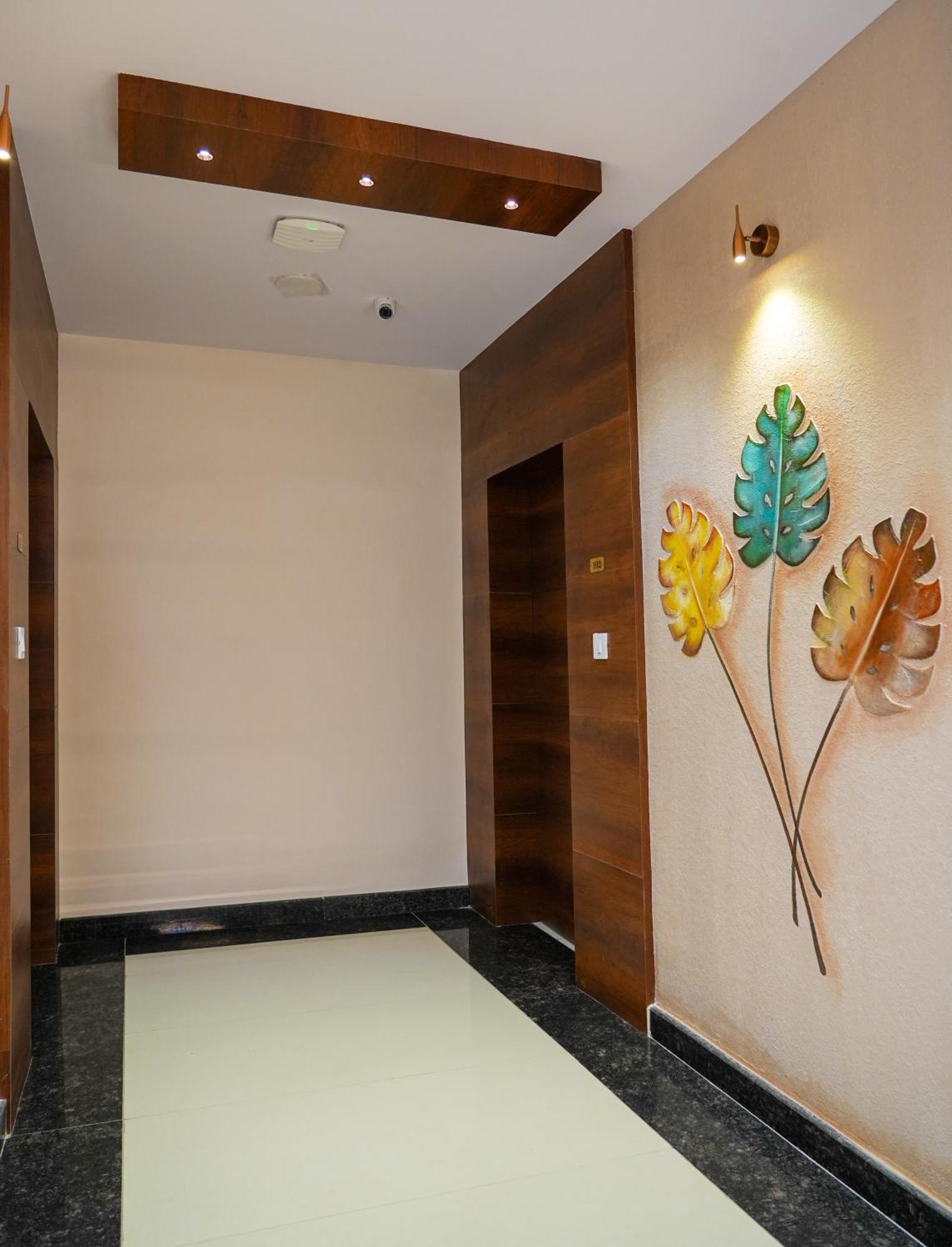 Sri Krishna Inn - Kempegowda Airport Bangalore Devanahalli ภายนอก รูปภาพ